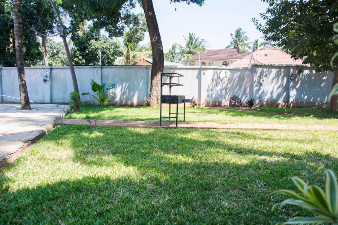 Appartement Bbq Lounge à Dar es Salaam Extérieur photo